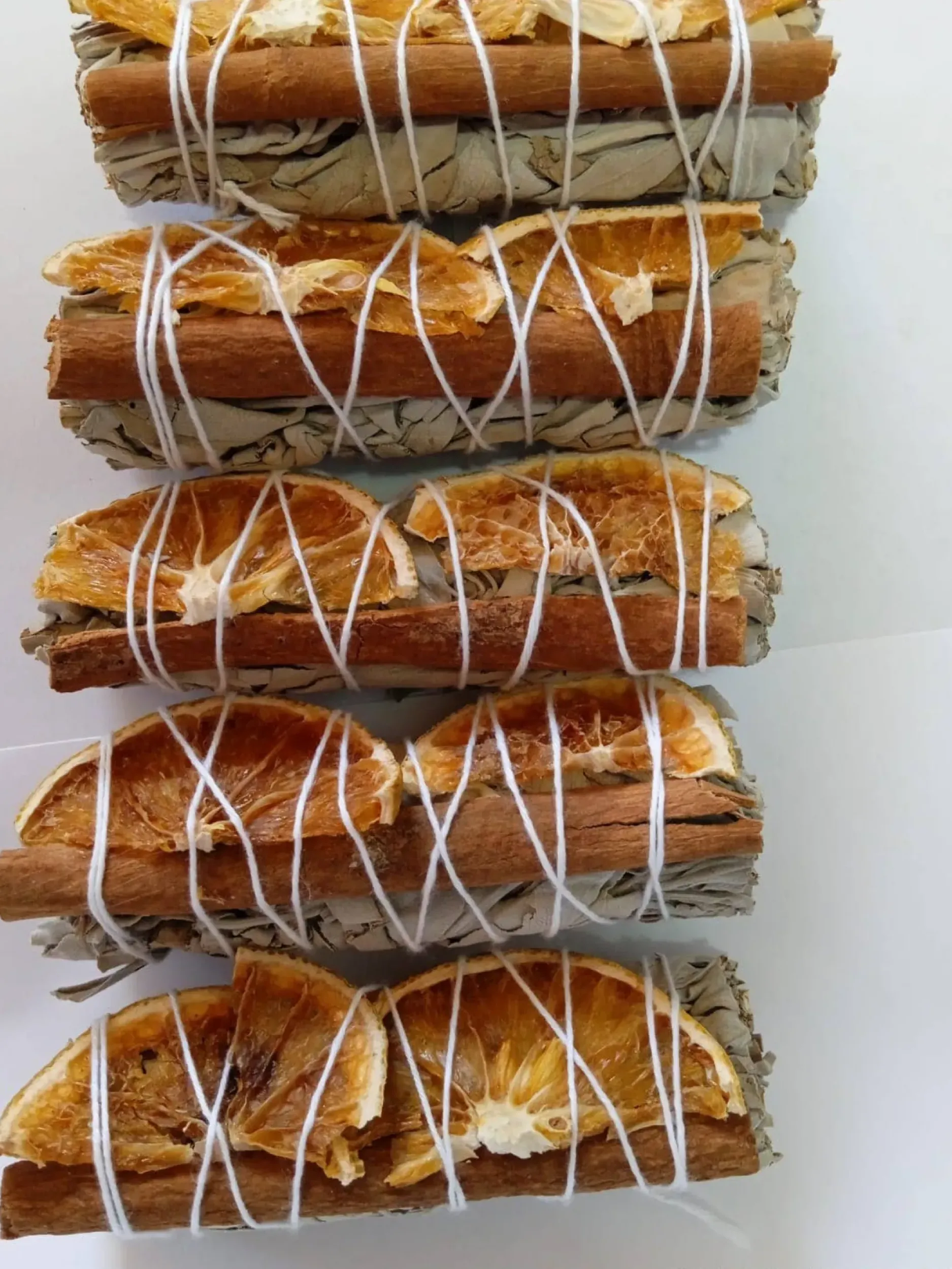 Cheap HippieChic Bouquet de tranches d'orange et de cannelle avec sauge blanche