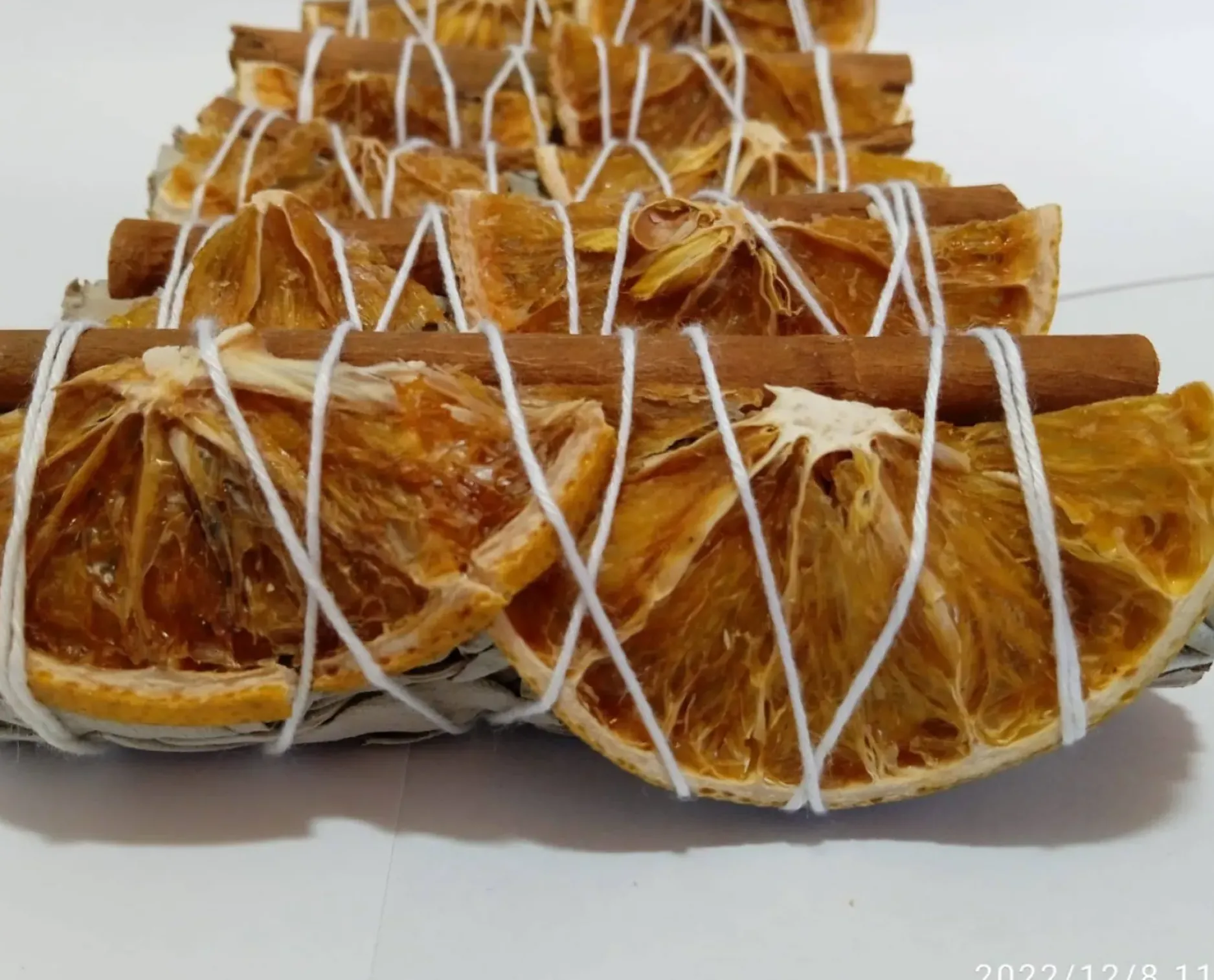 Cheap HippieChic Bouquet de tranches d'orange et de cannelle avec sauge blanche