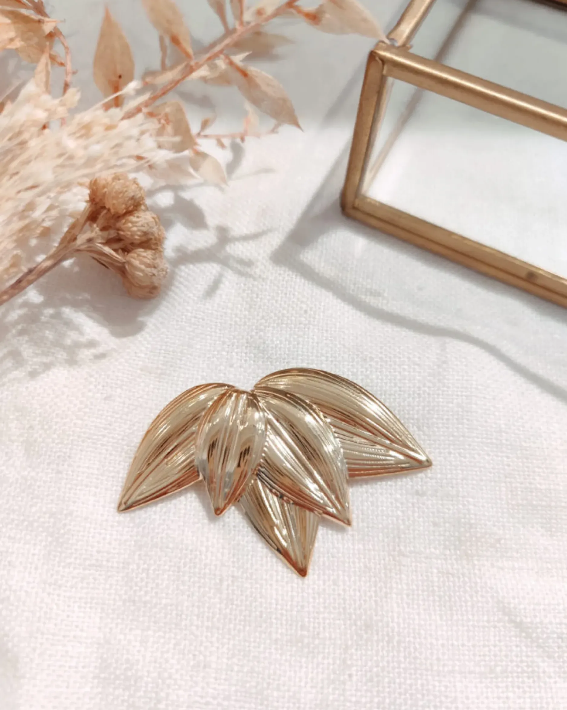 Shop HippieChic Broche Dorée