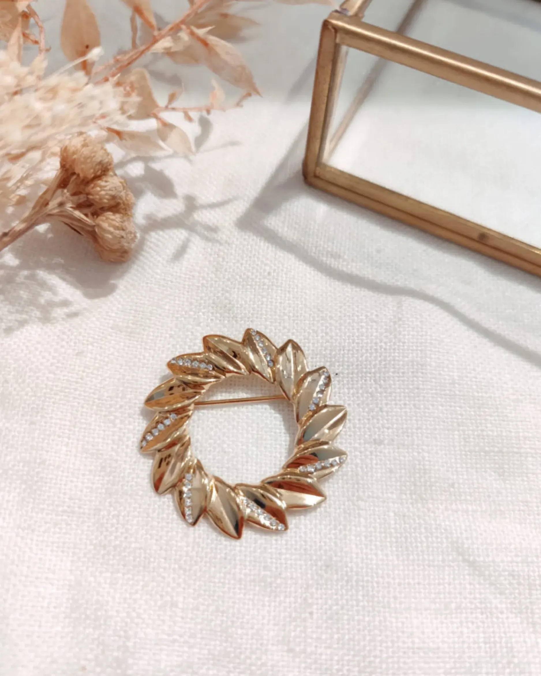 Shop HippieChic Broche Dorée