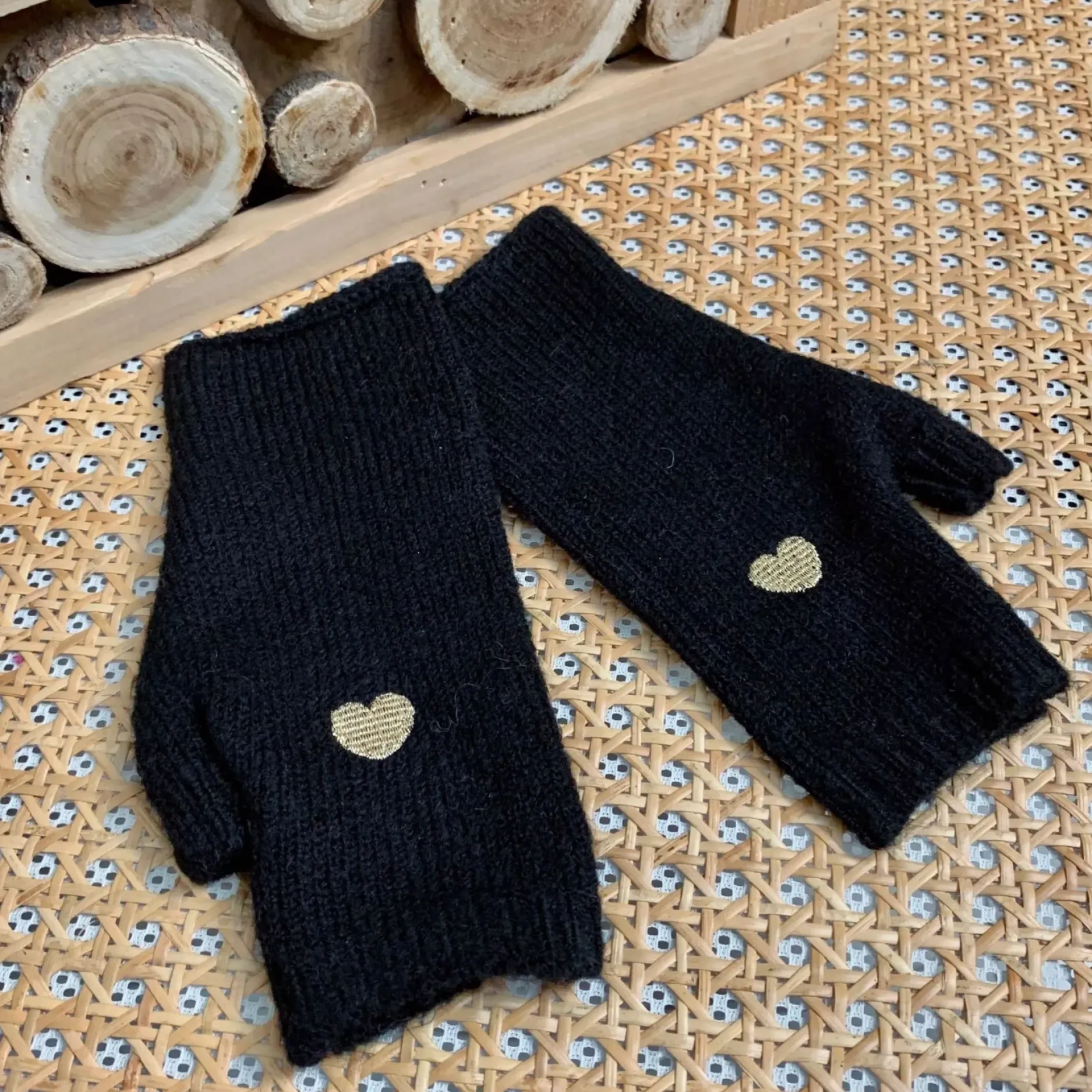 Cheap HippieChic Mitaine Coeur Brodé