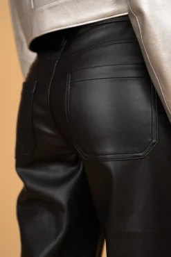 Shop HippieChic Pantalon Wide Leg Simili