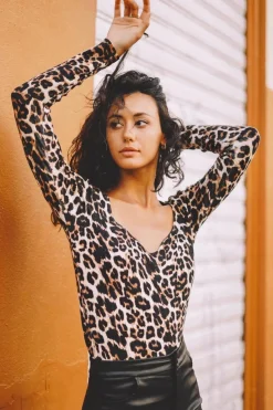 Hot HippieChic Pull Col V Léo