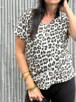 Shop HippieChic Tee-shirt Léopard